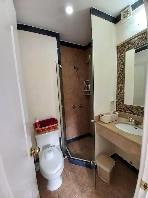 Habitacion Privada Con Bano, Depto Compartido 키토 0*,